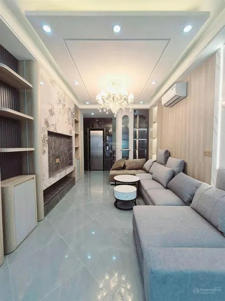 Hàng hiếm đội cấn 10m ra phố nhà 6 tầng thang máy full nội thất vào ở ngay 15.2 tỷ