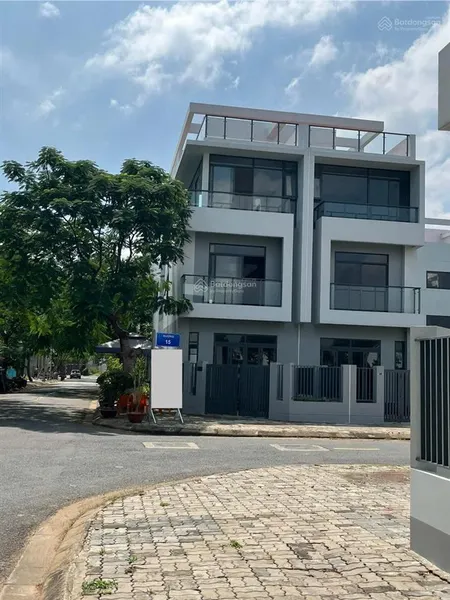 Cần bán căn góc 2 mặt tiền ngang 5m dài 25m đường trước nhà 12m đang thanh toán theo tiến độ