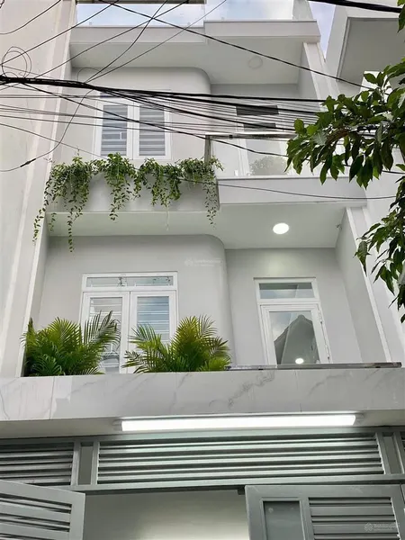 Do thay đổi nơi công tác chính chủ cần bán căn nhà tâm huyết hẻm hoàng hữu nam 3 tầng mới xây
