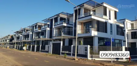 Đông tăng long, bt đơn lập góc 2 mặt tiền đường n5 đối diện căn hộ 242m2 giá 19.8 tỷ 0909 483 ***