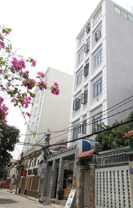Bán chdv 40 phòng gần cvpm quang trung, dt 8x30m, 6 tầng, đct 72tr/th