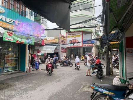 Chính chủ bán nhà cầu amvạn phúc ngay bưu điện hà đông 6 tầng full nội thất cách ô tô 15m,giá 5,25