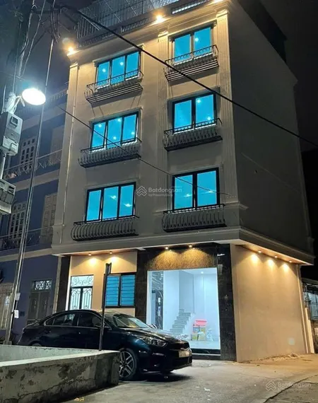 Bán gấp nhà 5 tầng thang máy oto đỗ cửa , kinh doanh. gần chợ hà đông.