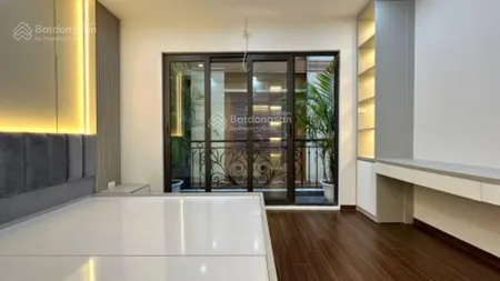 Bán gấp nhà 5 tầng thang máy tại 299 hoàng mai 39m² tiện nghi