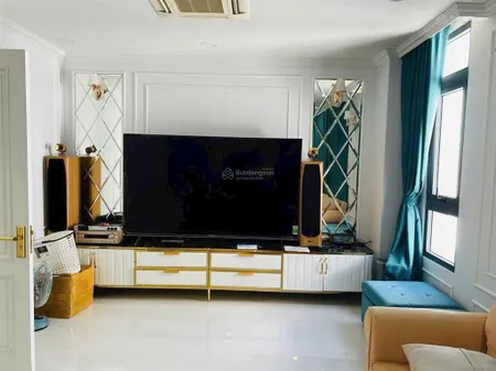 Chính chủ bán nhà phố verosa park 6x18m nội thất đầy đủ. gần hồ bơi,gym và công viên.gọi 0982 667 ***