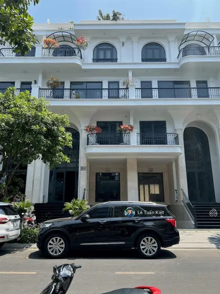 Siêu phẩm nhà phố 28 tỷ 999tr. tại vạn phúc city. vị trí đắc địa tiềm năng sinh lời vượt trội
