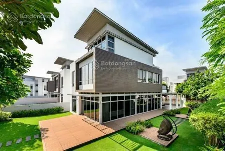 Bán căn góc riviera cove sân vườn tuyệt đẹp, nhà vuông vức không lỗi phong thuỷ, dt đất lớn 500m2.
