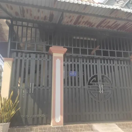 Bán nhà 4,2*27m. có 4 phòng ngủ. mặt tiền nhựa tân thới nhì. hóc môn