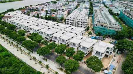 Bán căn biệt thự 299m2 sát sông hàn gần kề công viên châu á, trung tâm hải châu, đà nẵng