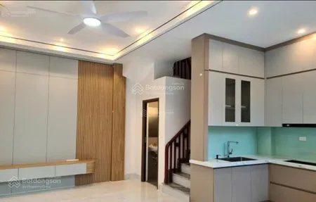 Tôi cần bán nhà tại đặng vũ hỷ việt hưng (long biên) diện tích 35m2, 5 tầng, 3 ngủ đủ công năng