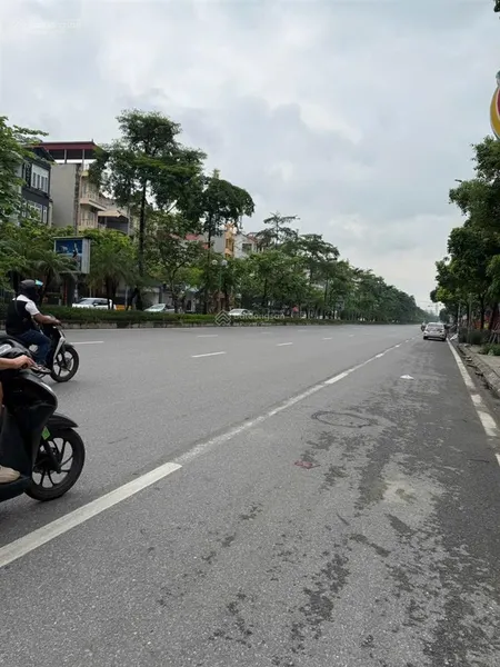 Bán đất mặt phố ngô gia tự quận long biên diện tích 79m2, mặt trước là phố ngô gia tự, mặt sau ô t