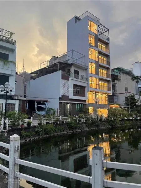 Bán siêu phẩm ngọc thuỵ 60m2 mt 8m 8 tầng thang máy ô tô tránh vỉa hè view hồ