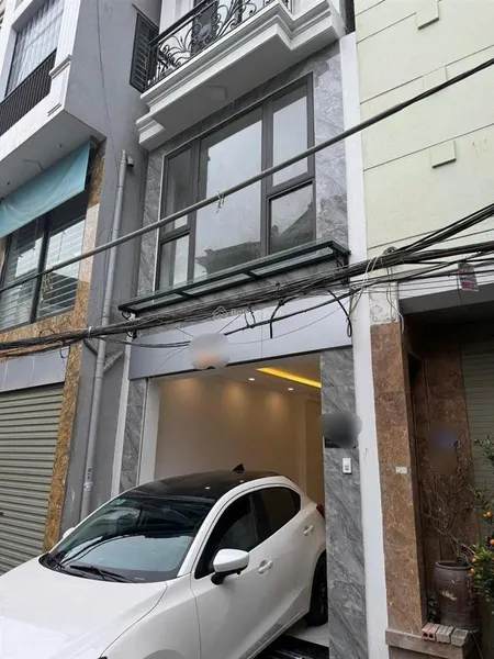 Bán nhà phố ngọc lâm 32m2 6 tầng ngõ thông ô tô 7 chỗ vào nhà full nội thất