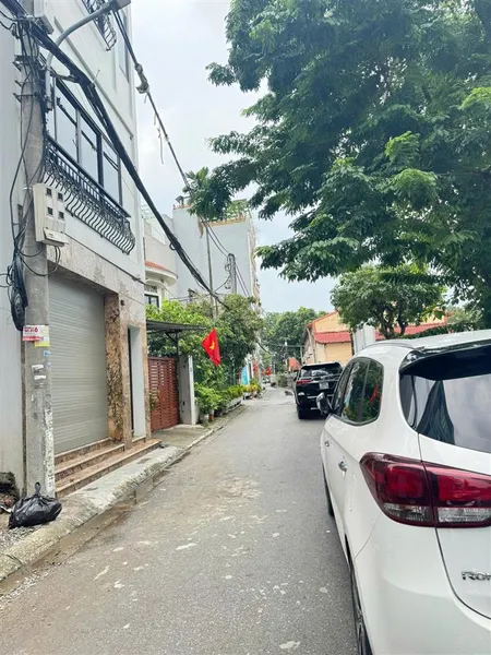 Nhà đẹp việt hưng long biên ô tô tránh , ôt ô đỗ cửa dt 43m , 5 tầng, giá chỉ nhỉnh 11 tỷ