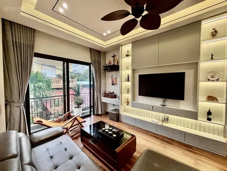 Nhà nguyễn văn cừ 5 tầng mới đẹp giá chỉ hơn 7 tỷ, xem ngay!