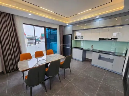 Bán nhà ngọc lâm,50m ,gara ô tô,thang máy, gần cầu chương dương, nội thất sang sịn ,chỉ 12xty