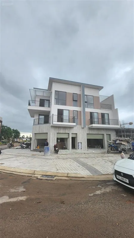 Nhà phố 1 trệt 2 lầu tại thành phố mới hồ chí minh