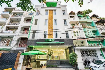 Tòa nhà văn phòng 8mx20m, hầm 6 lầu, đường trần quang khải, q1, sẵn hơp đồng thuê 150tr/tháng