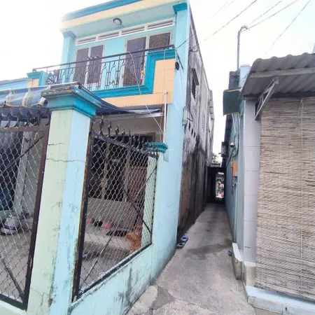 Ban nhà trung tâm lái thiêu gân chợ