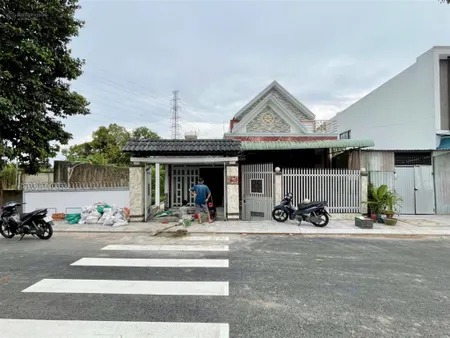 Bán nhà biệt thự vườn dt 260m2 lộ giới 12m nhà cách chợ cái răng 5phút giá giảm cần bán