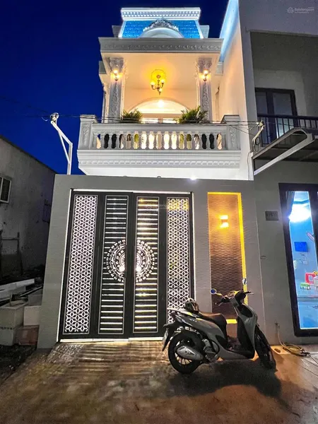 Nhà mới xây 1 trệt 1 lầu 3 phòng ngủ ( 1 phòng tầng trệt ) hẻm 81 đường hồ bún xáng 3,65 tỷ