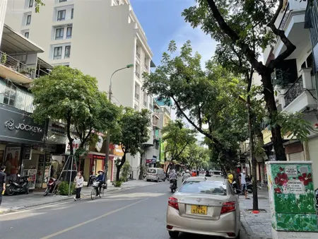 Bán khách sạn 5 sao mặt phố hàng gai, hoàn kiếm, đẹp nhất phố, 510m2x14t 120 phòng, doanh thu khủng