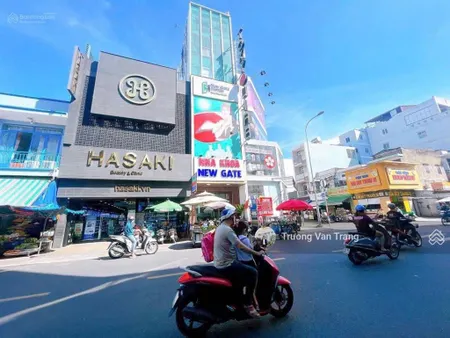 Bán cặp mtkd ngay chợ tân hương 8x20 m đúc 3 tấm giá 46 tỷ!