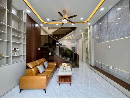Nhà mới xây 100%, 2 lầu sân thượng+4pn, 40m2 shr chính chủ, công chứng nhận nhà ngaybình tân, hcm