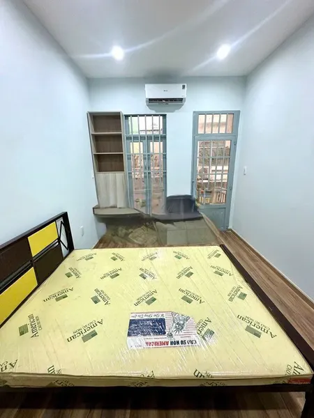 🏠 Cho thuê nhà hẻm Đoàn Văn Bơ, Phường 9, Quận 4 – Full nội thất, gần Cầu Ông Lãnh
