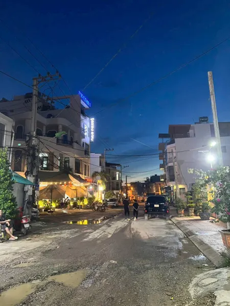 Bán nhà 3 tầng mặt tiền đường Nguyễn Bỉnh Khiêm - Phường Nha Trang gần chợ Đầm