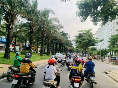 Cần bán lô đất đường 40 kdc tân quy đông vị trí đẹp, sầm uất, giá 21,8 tỷ e duyên 0901 023 ***