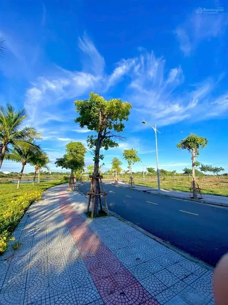 Bán lô góc ngã 4 khu đô thị sinh thái hòa xuân (khu vực đầm sen)