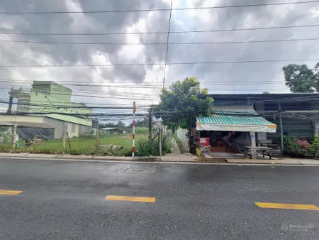 Đất cần bán, dt 300m2 thổ cư cách trục chính lê văn lương chỉ 100m giá 15 tr/m2.