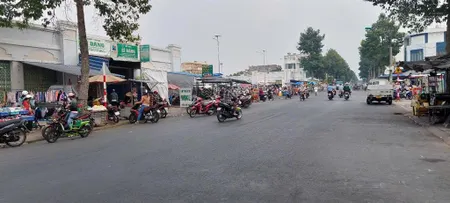 Bốn nền trục chính đối diện chợ kcn bình minh đã có móng 1 trệt 3 lầu giá 10 tỷ