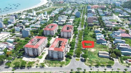 Bán lô đất ngô cao lãng sát bãi tắm ( công viên đại dương )