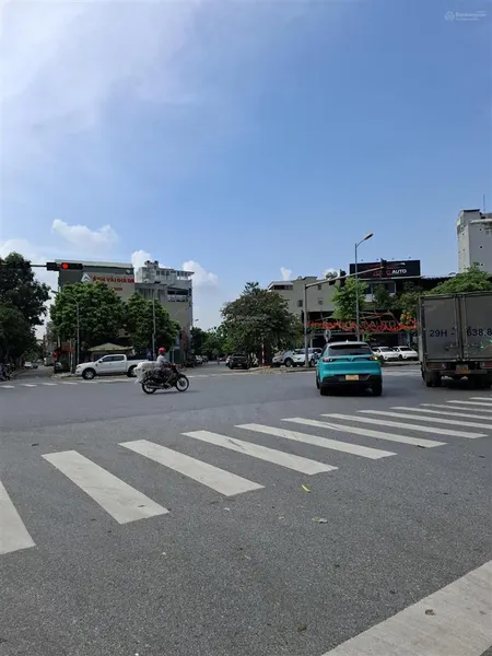 Bán đất cự khối long biên hà nội diện tích 148m2 * 8,2m * 21 tỷ ôtô thông kinh doanh đất nở hậu