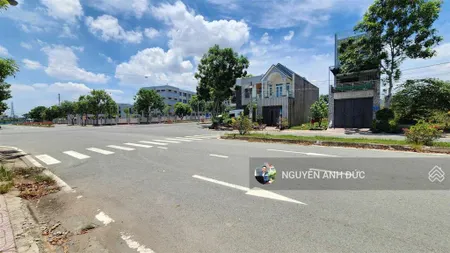 Bán đất biệt thự 7.5x20m, đường d6 (rộng 32m) kdc châu thới p. bình an gần trường cấp 1 0902 946 ***
