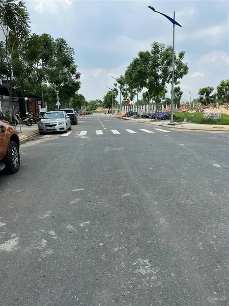 Chính chủ cần bán lô đất dt 25x42m (1250m2) sổ hồng sẵn đường nhựa ngay kcn becamex 0979 179 ***