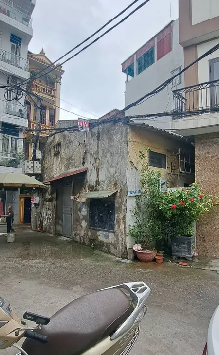 Bán nhà C4 ô cách,  42m x 4,5m MT,  lô góc, oto tránh thông nhỉnh 8 tỷ có tl. LH 0936123469