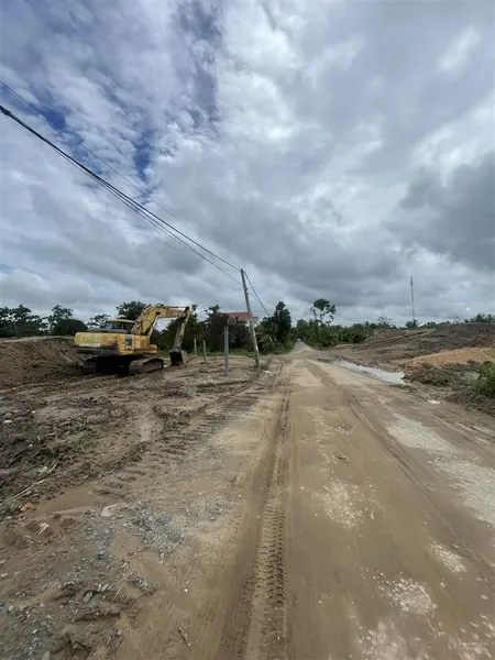 Bán đất mt đường dẫn và chí sinh, cần thơ giá đầu tư, tiện xây nhà yến, kho bãi, không rào chắn