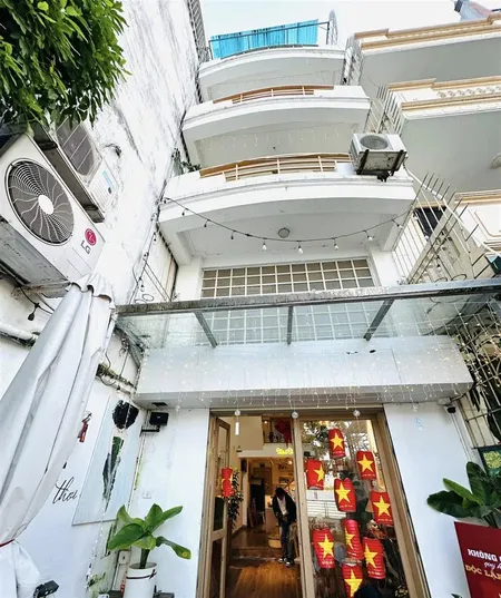 Bán nhà mặt phố trích sài view hồ tây kinh doanh đỉnh cao thoáng đãng đêm ngày