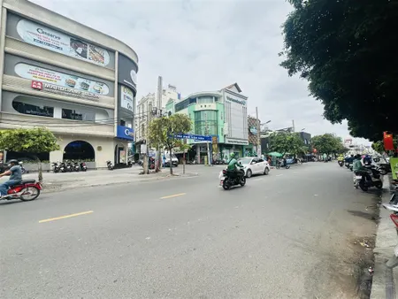 Bán nhà mặt tiền đường cách mạng tháng tám quận 10 7 tầng chỉ 28 tỷ