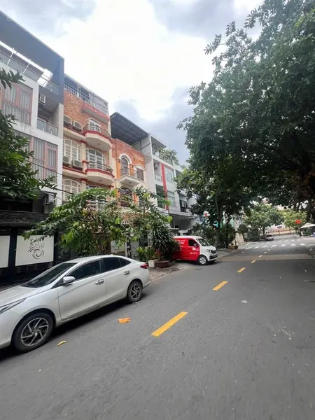 Bán gấp nhà 6x20m, 5 tầng, giá 17.8 tỷ kdc trung sơn kế him lam lotte mart, quận 7