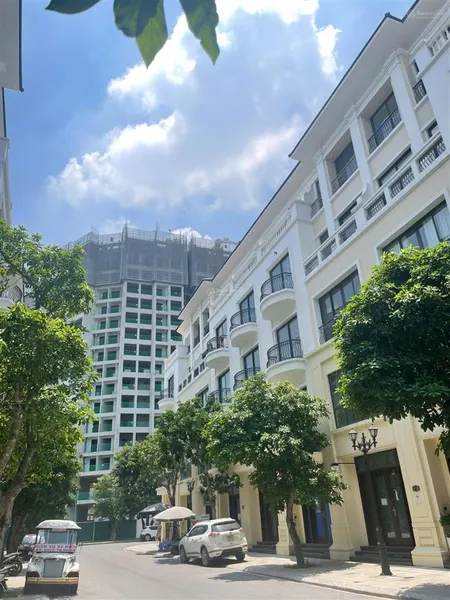 Vinhomes ocp2 chủ nhà gửi bán căn dt 70m2, sát 15 toà chung cư, hồ 18ha, 3 bể bơi, giá chỉ 9,9 tỷ