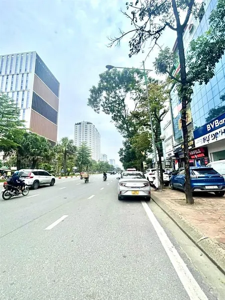 Siêu rẻ! mặt phố hoàng quốc việt, vỉa hè, kinh doanh, ô tô tránh đỗ, mặt tiền vip, 84m*4t