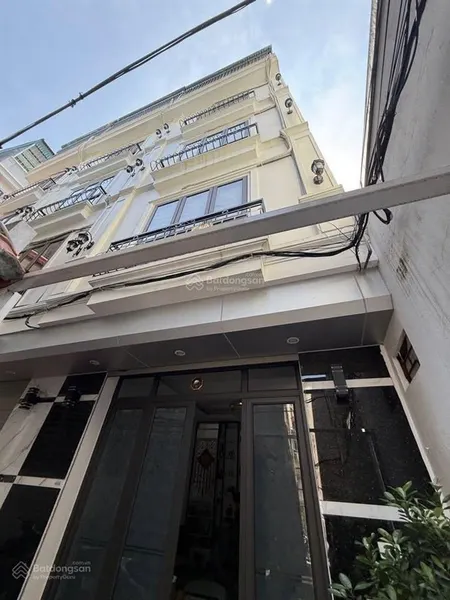 bán nhà cầu giấy, 10m ô tô, sát phố, nội thất xịn sò, 38m2, 12 tỷ.