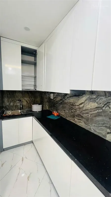 Bán nhà phố quan nhân 5 tầng thang máy, giá 7,5 tỷ.
