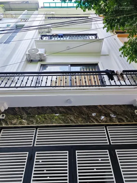 5 tầng thang máy, phân lô, ô tô tránh vỉa hè, mỗi tầng 2 phòng tổng 9 phòng khép kín full nội thất,