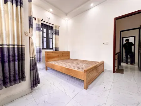 Nhà 2 tầng 2pn balcony rộng chill, tường riêng shr, đối diện uỷ ban tx (cũ), btct chắc chắn