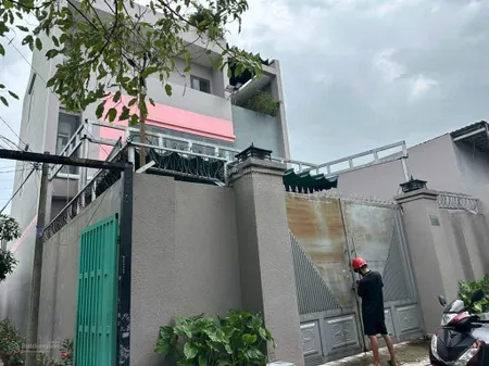 Biệt thự 9x18 nở hậu 10m đúc 2 lầu sân thượng hoàn công đủ, sân để dc 3 xe hơi ngay an phú đông q12